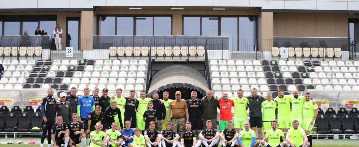 ФК «Колос», представники української Ліги сміху та інших медіа провели Благодійний матч на підтримку ЗСУ